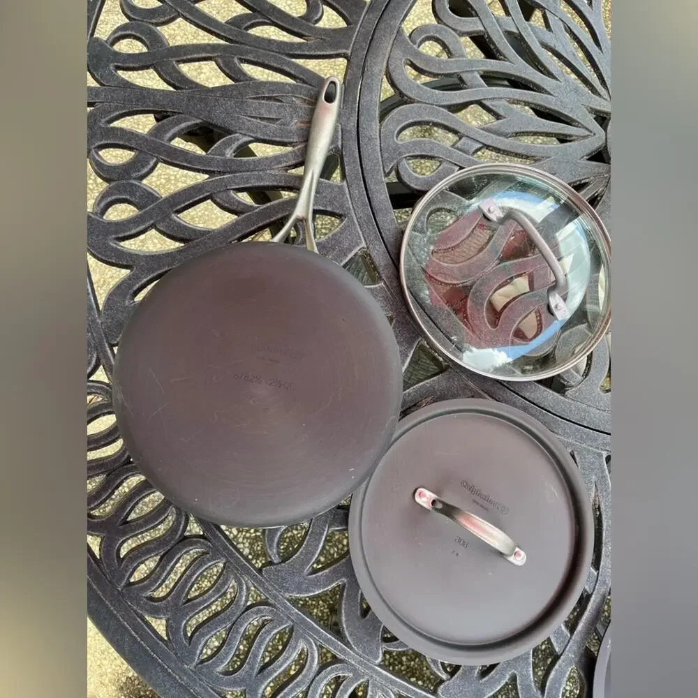 Calphalon 3pc Set: 9” 2.5 Quart Sauce Pan 87821/2 One Glass Lid One Metal Lid